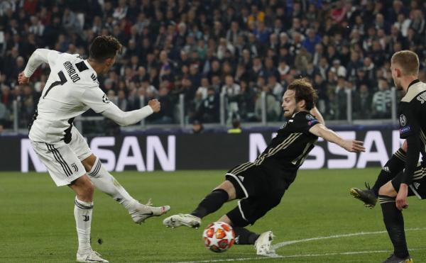  尤文功勋老臣替补救主泪洒球场  